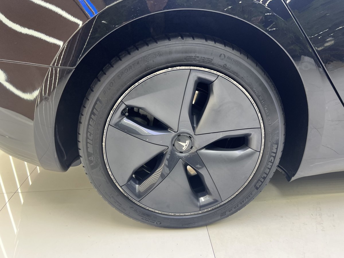 2020年6月特斯拉 Model 3  2020款 改款 標準續(xù)航后驅升級版