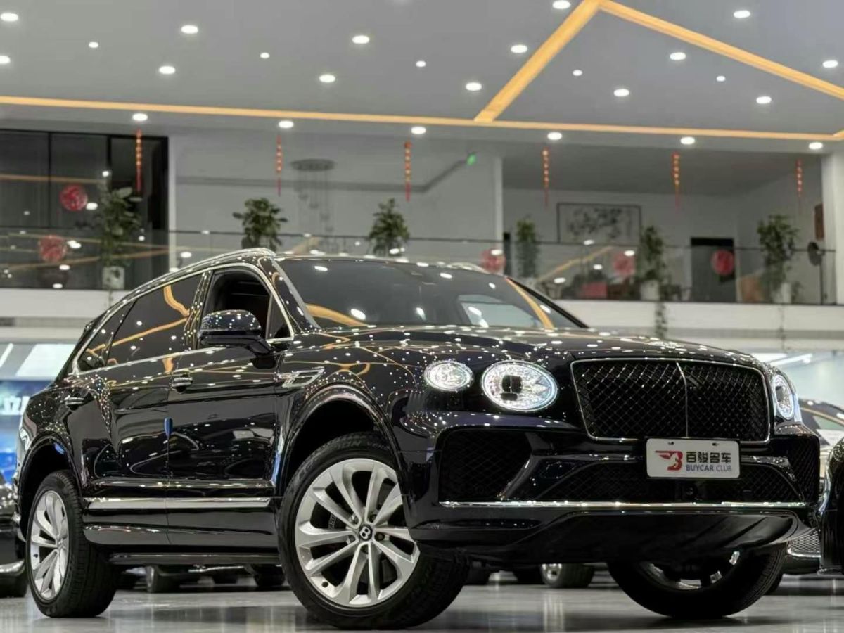 賓利 添越  2025款 4.0T V8 長(zhǎng)軸距藝境版圖片