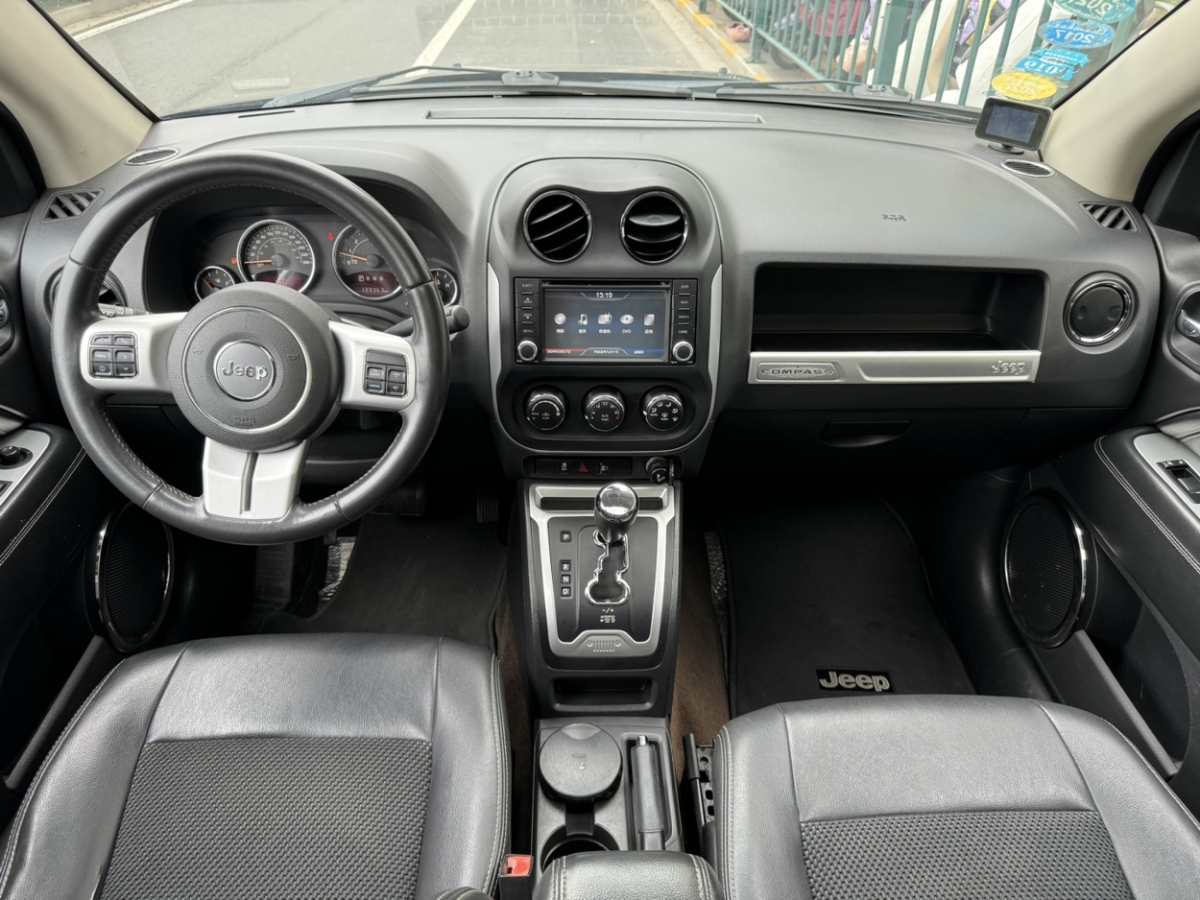 Jeep 指南者  2014款 改款 2.4L 四驅(qū)舒適版圖片