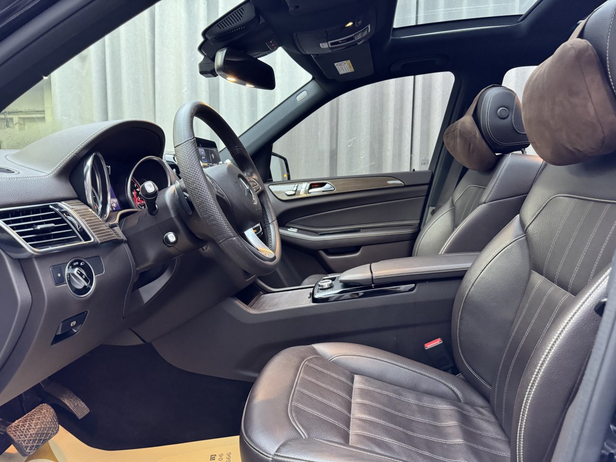 2018年8月奔驰 奔驰GLE  2018款 GLE 320 4MATIC 动感型臻藏版