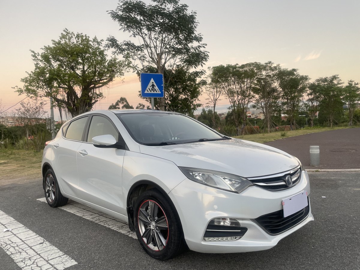 長安 逸動(dòng)XT  2016款 1.6L 自動(dòng)俊酷型圖片