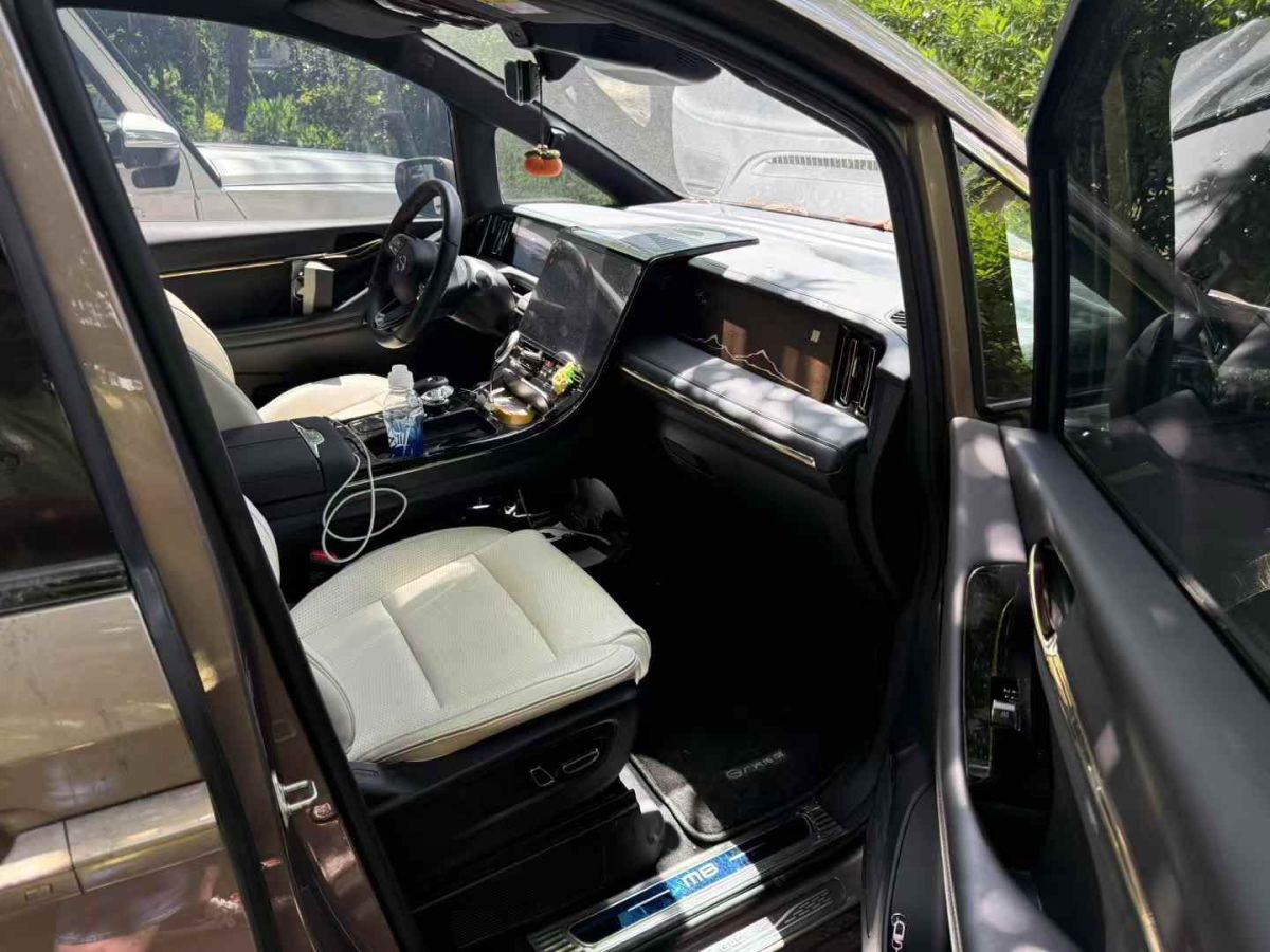 廣汽傳祺 M8  2023款 大師系列 390T 四座御享版圖片