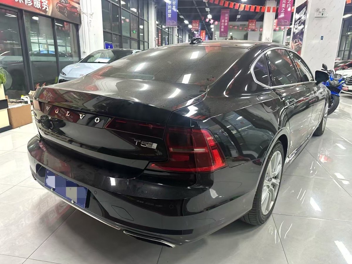 沃爾沃 S90  2020款 改款 T5 智遠(yuǎn)豪華版圖片