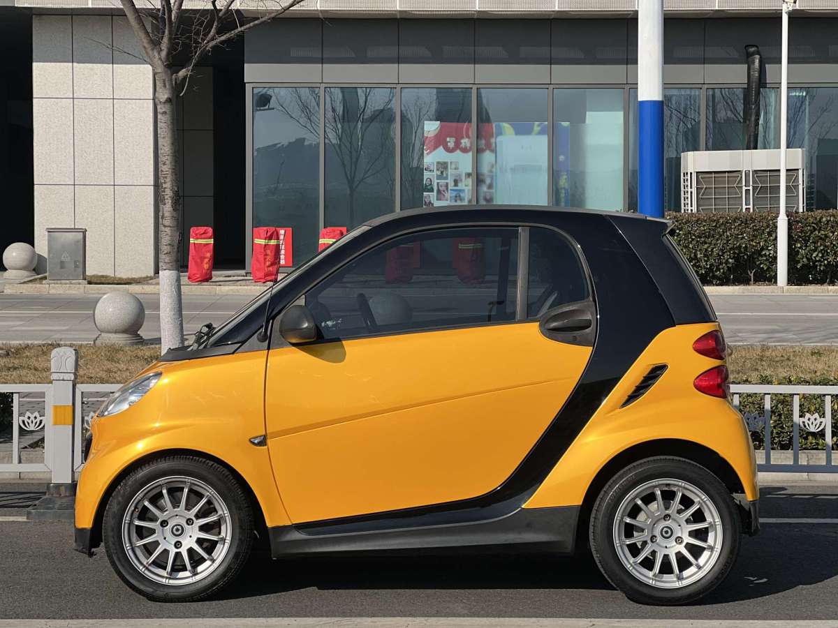 smart fortwo  2014款 1.0 MHD 硬頂新年特別版圖片