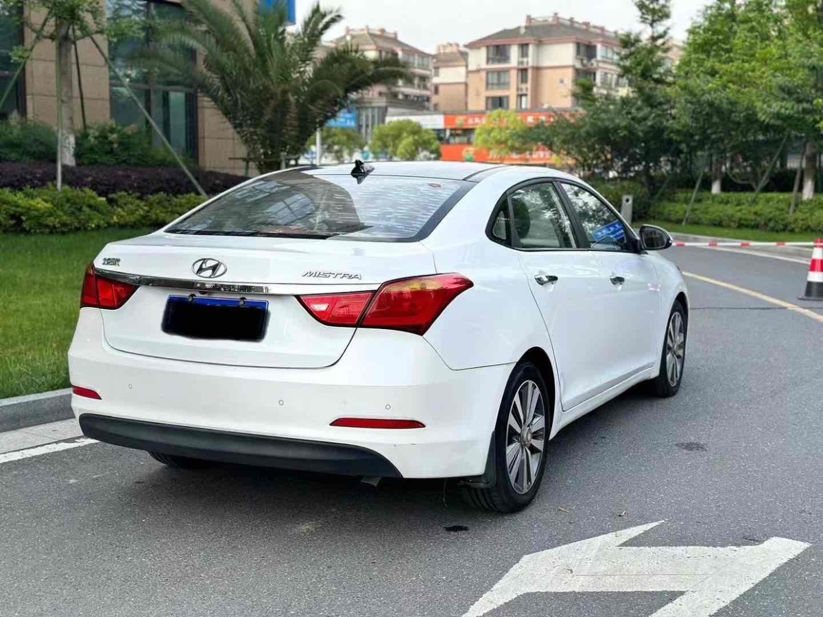 現(xiàn)代 名圖  2016款 1.8L 自動尊貴型DLX圖片