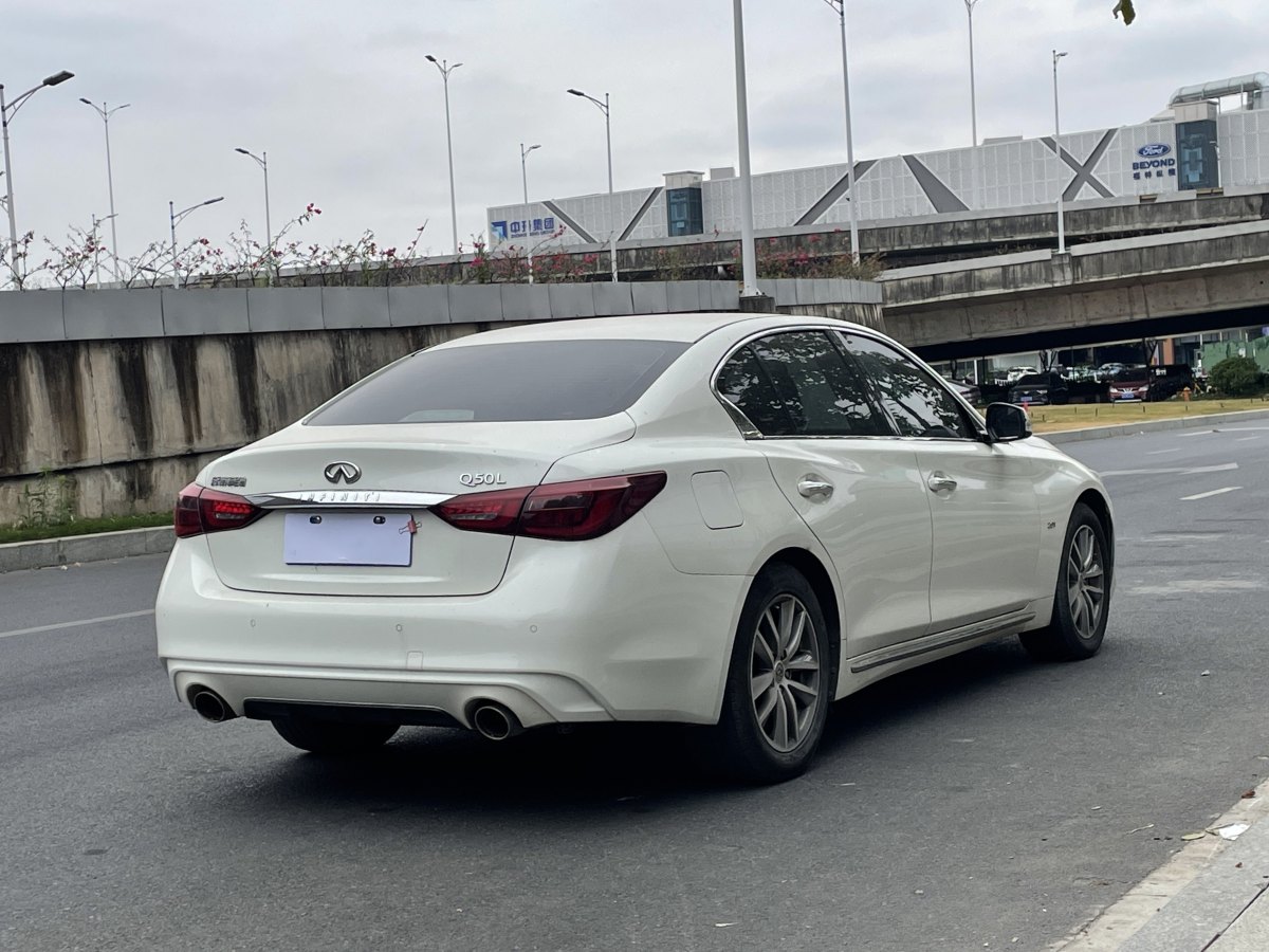 英菲尼迪 Q50L  2021款 2.0T 舒適版圖片