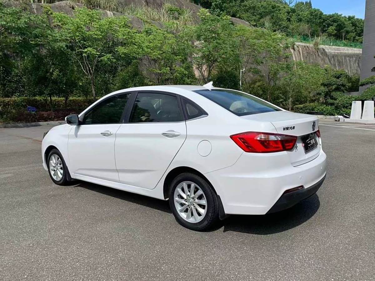 長(zhǎng)安 悅翔V7  2015款 1.6L 自動(dòng)樂享型 國(guó)IV圖片