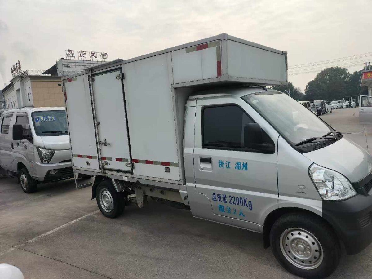 五菱 五菱征程  2021款 1.5T 手動(dòng)豪華型營(yíng)運(yùn)車圖片