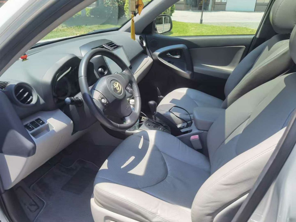 豐田 RAV4榮放  2010款 2.0L 手動豪華升級版圖片