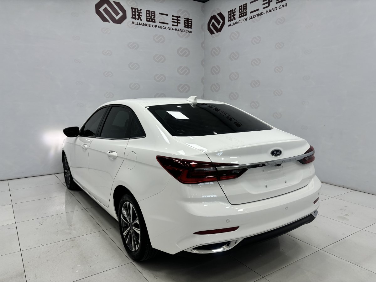 福特 福睿斯  2021款 1.5L 自動鉆石版圖片