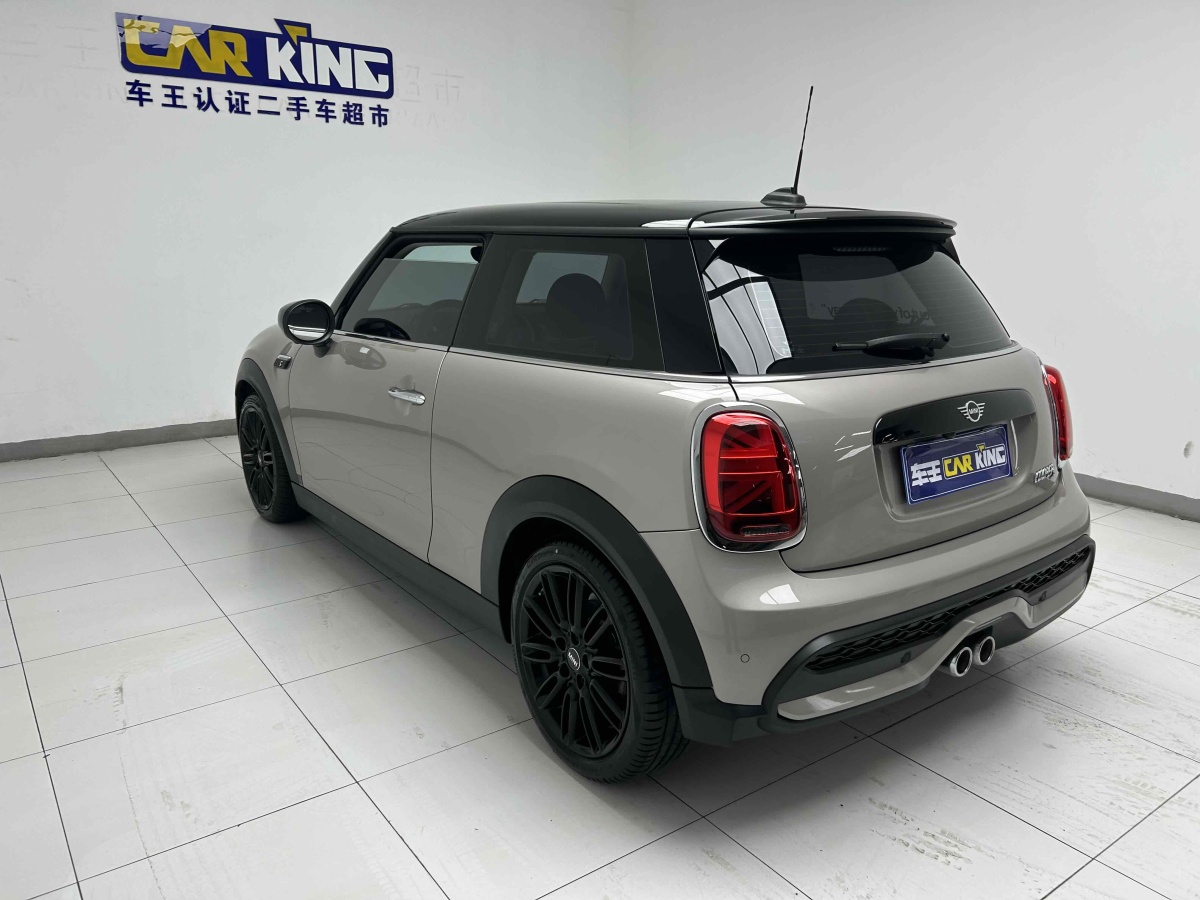 MINI MINI  2022款 改款 2.0T COOPER S 經(jīng)典派圖片