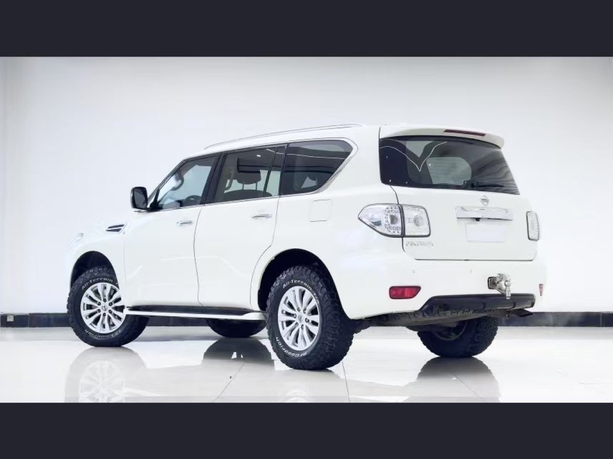 日產(chǎn) 途樂(lè)  2018款 4.0L 鉑金型圖片