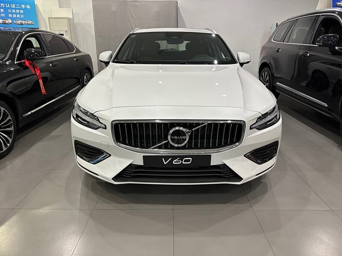 沃爾沃 V60  2024款 B5 智遠(yuǎn)豪華版圖片