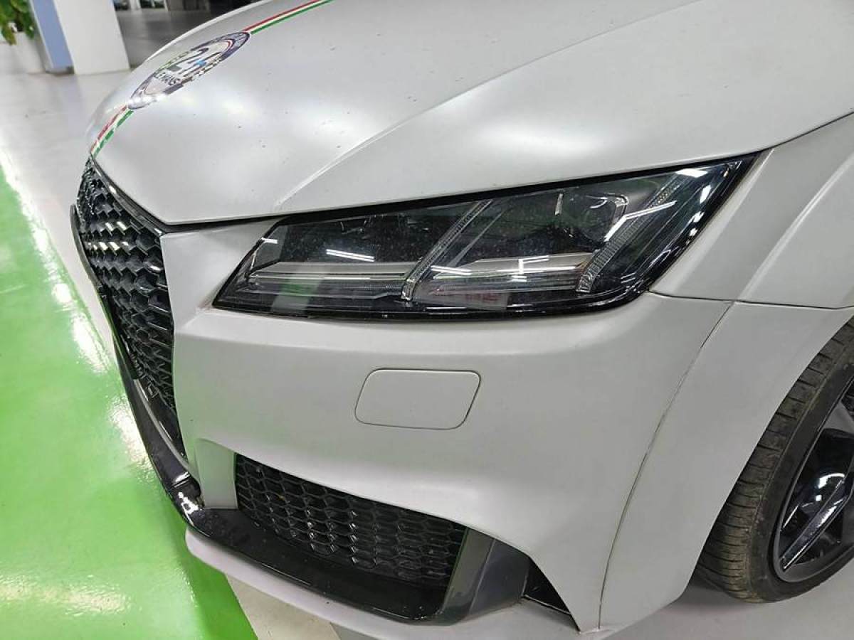 2015年9月奧迪 奧迪TT  2015款 TT Coupe 45 TFSI quattro 復仇者聯(lián)盟決勝版