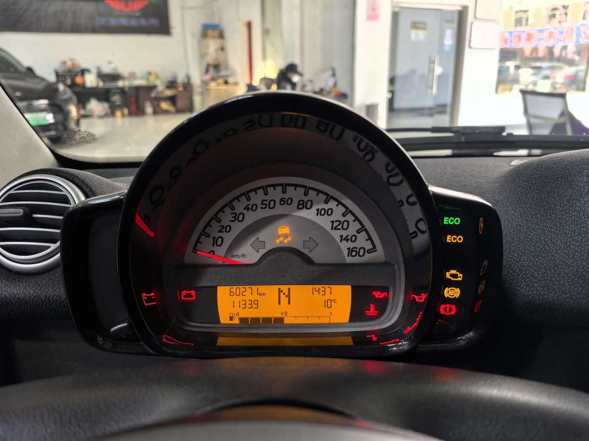 smart fortwo  2012款 1.0 MHD 硬頂標準版圖片