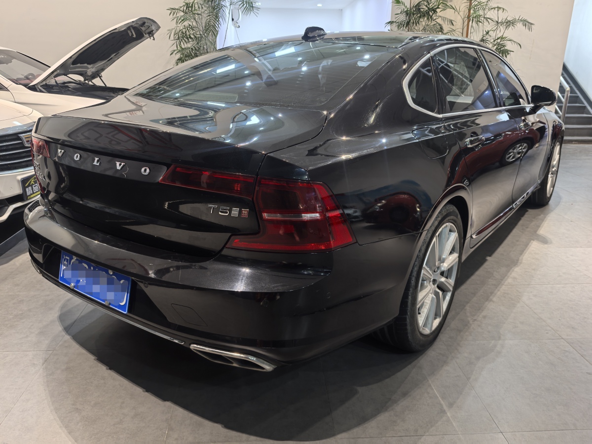 沃爾沃 S90  2018款 T5 智尊版圖片