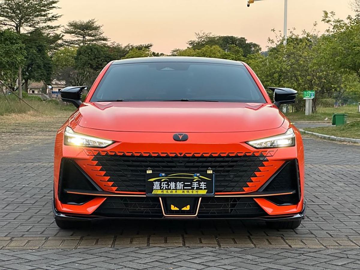 長(zhǎng)安 長(zhǎng)安UNI-V  2023款 1.5T 運(yùn)動(dòng)版圖片