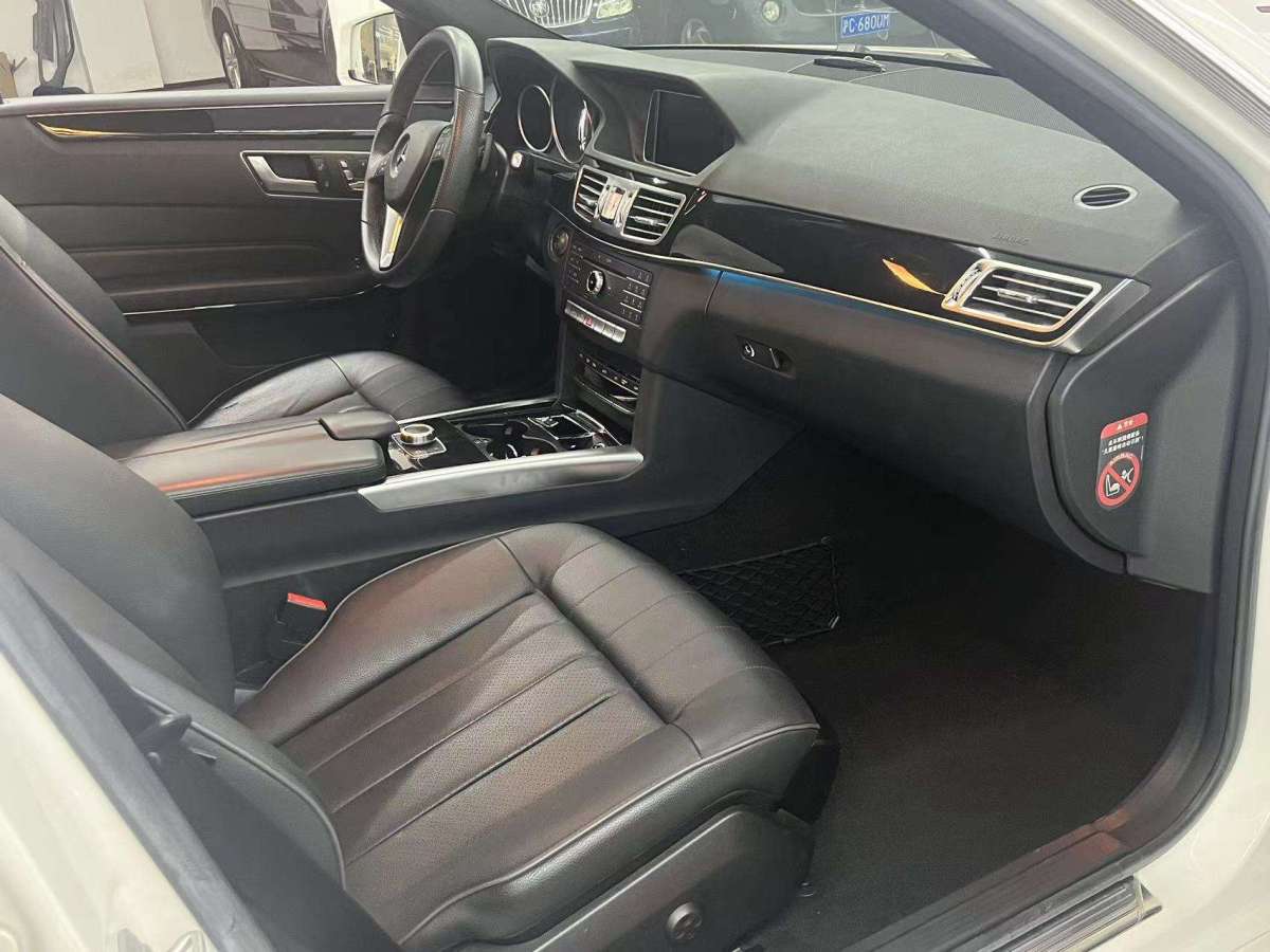 2016年07月奔驰 奔驰E级  2015款 改款 E 260 L 豪华型
