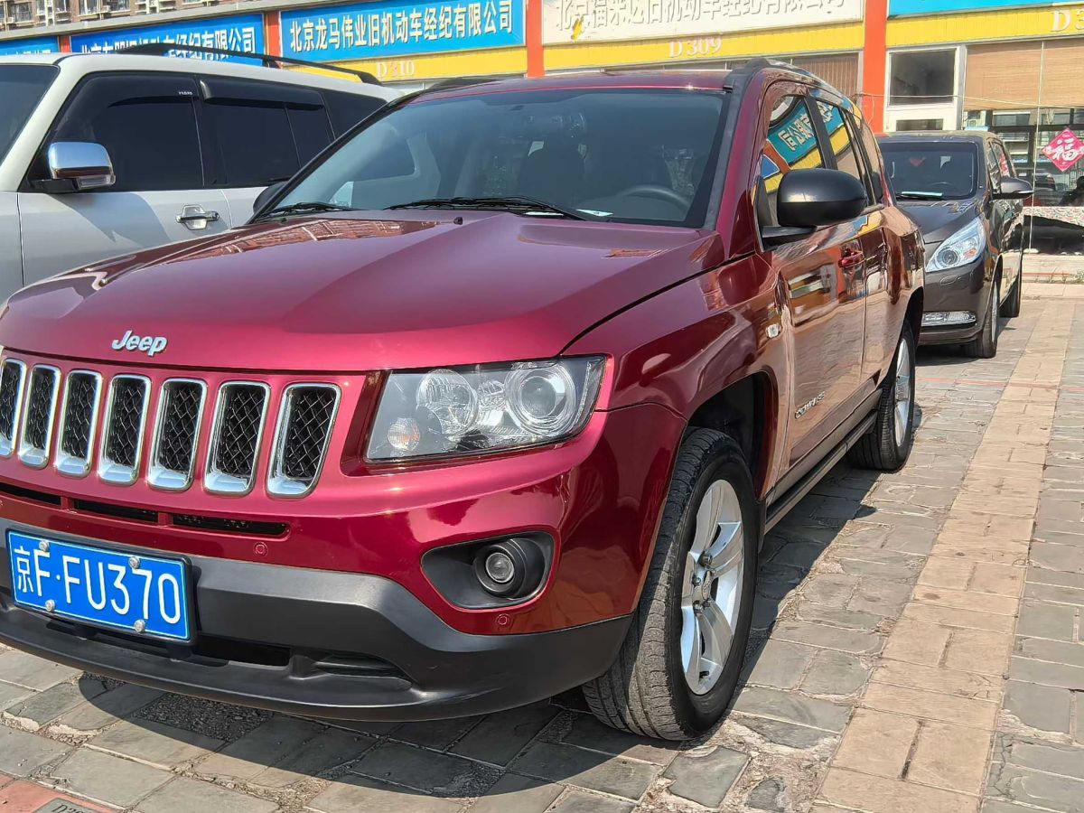 Jeep 指南者  2012款 2.0L 兩驅(qū)豪華版圖片