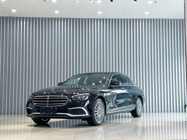 奔驰 奔驰E级  2023款 E 300 L 豪华型