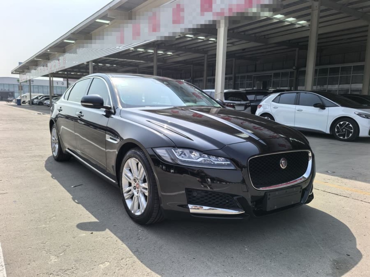 捷豹 XFL  2018款 XFL 2.0T 250PS 尊享版圖片