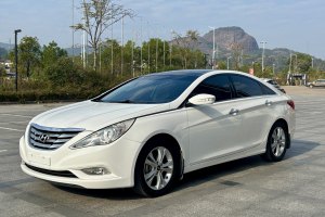 索纳塔 现代 2.0L 自动豪华版