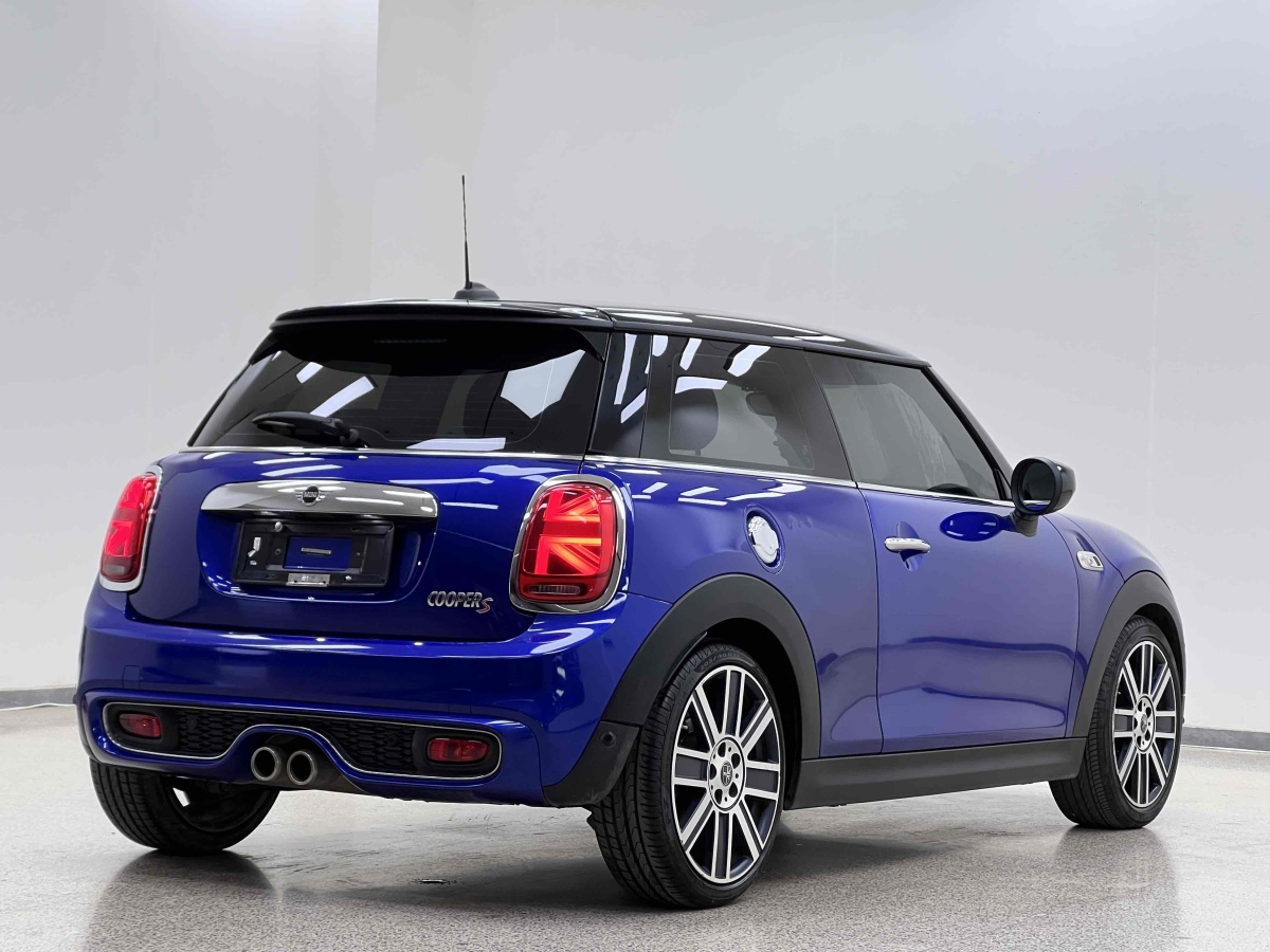 2020年4月MINI MINI  2020款 2.0T COOPER S 藝術(shù)家