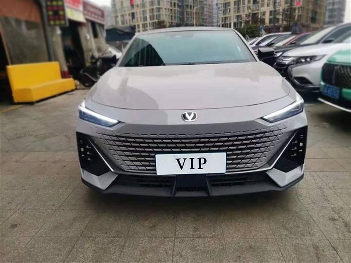 2022年5月長(zhǎng)安 長(zhǎng)安UNI-V  2023款 1.5T 尊享型