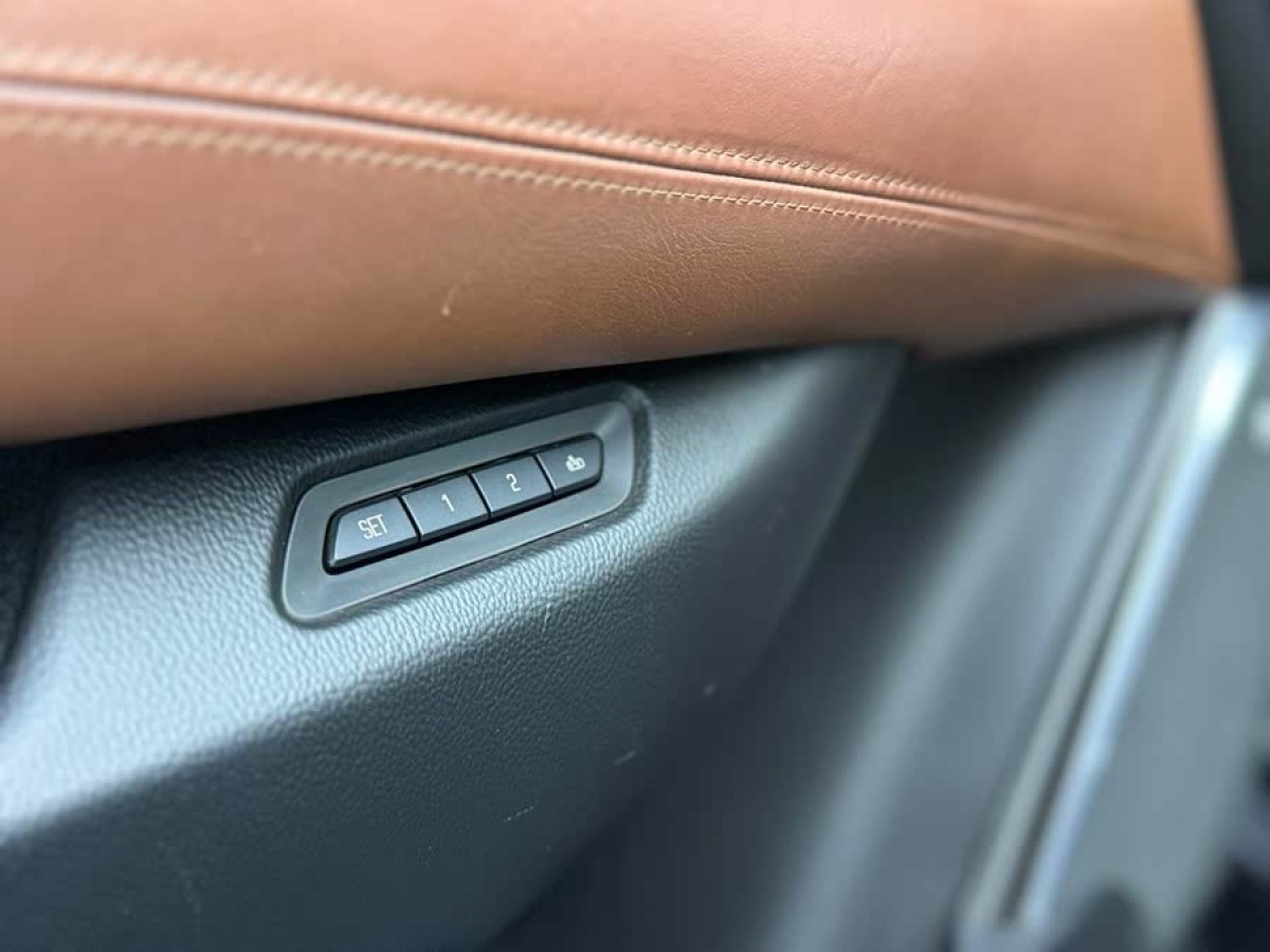 凱迪拉克 凱雷德ESCALADE  2017款 6.2L ESV鉑金版加長型圖片