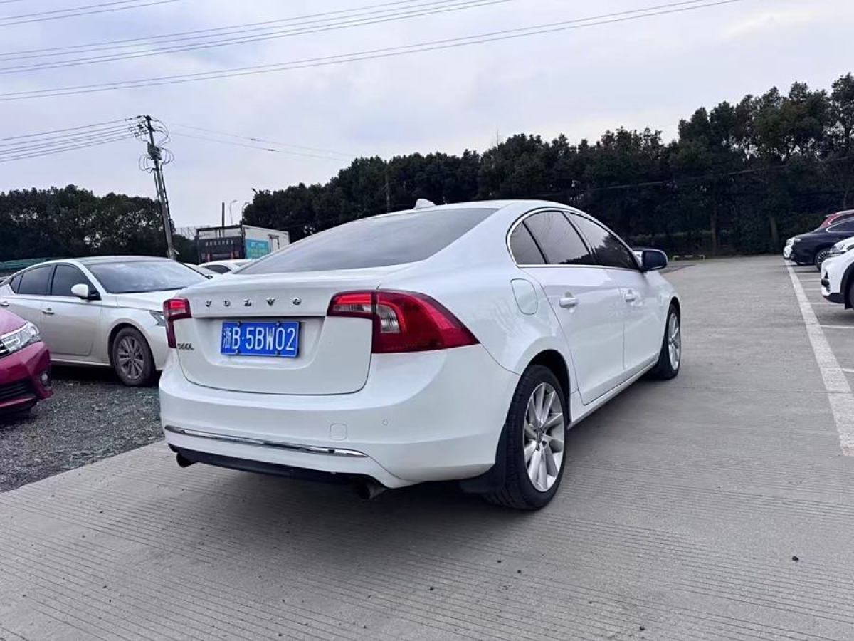 2014年9月沃爾沃 S60  2015款 L 2.0T 智遠(yuǎn)版