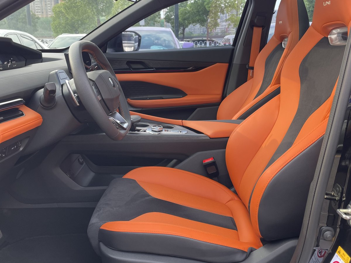 長安 長安UNI-V  2023款 1.5T 運動版圖片