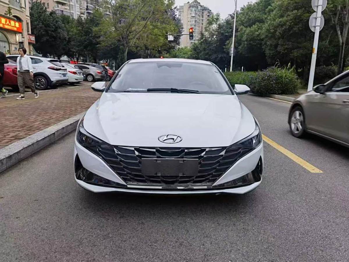 現(xiàn)代 伊蘭特  2022款 1.5L CVT LUX尊貴版圖片