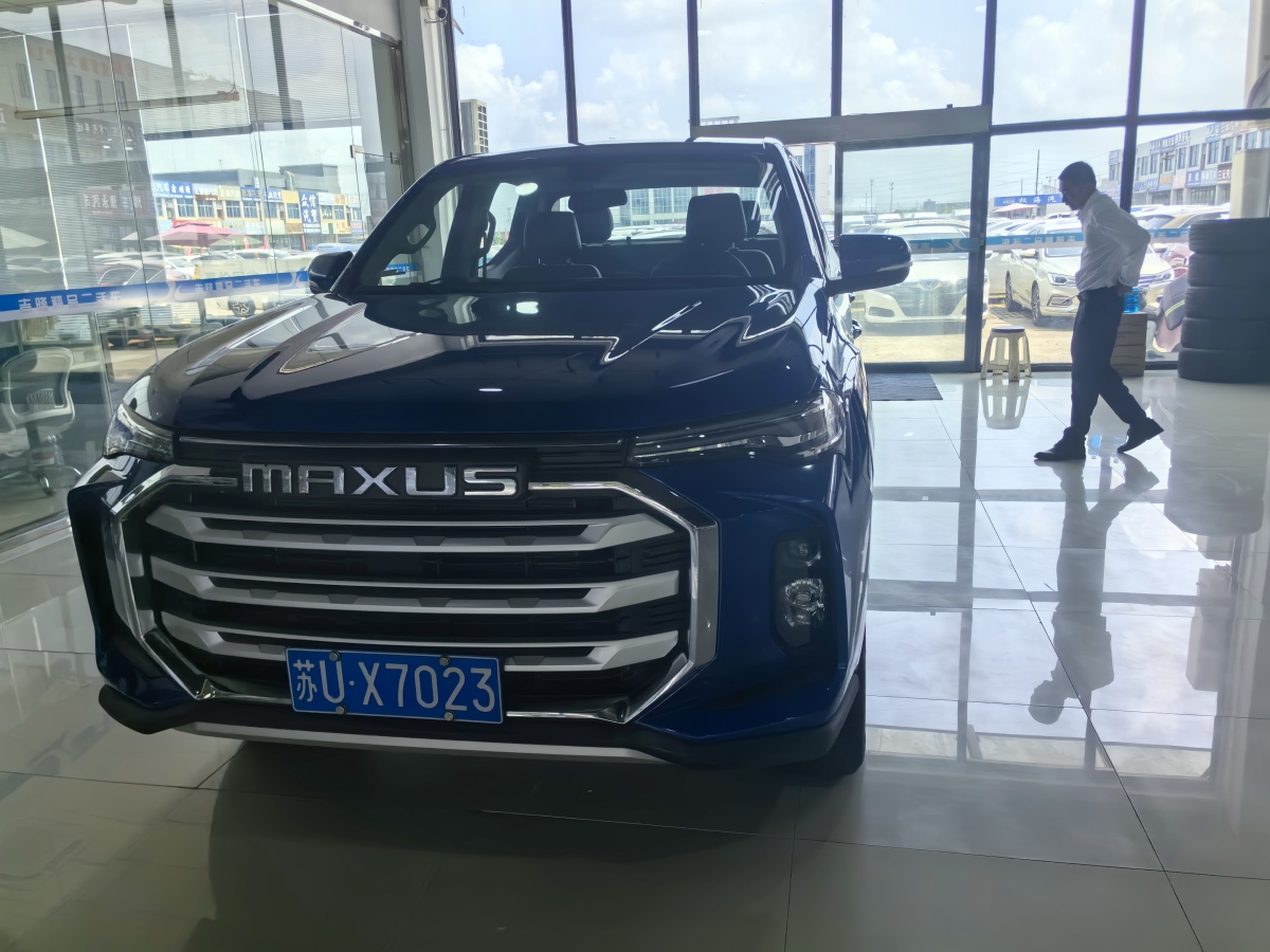 上汽大通 上汽大通MAXUS T90  2021款 2.0T單增壓 手動兩驅(qū)高底盤舒享型長箱圖片