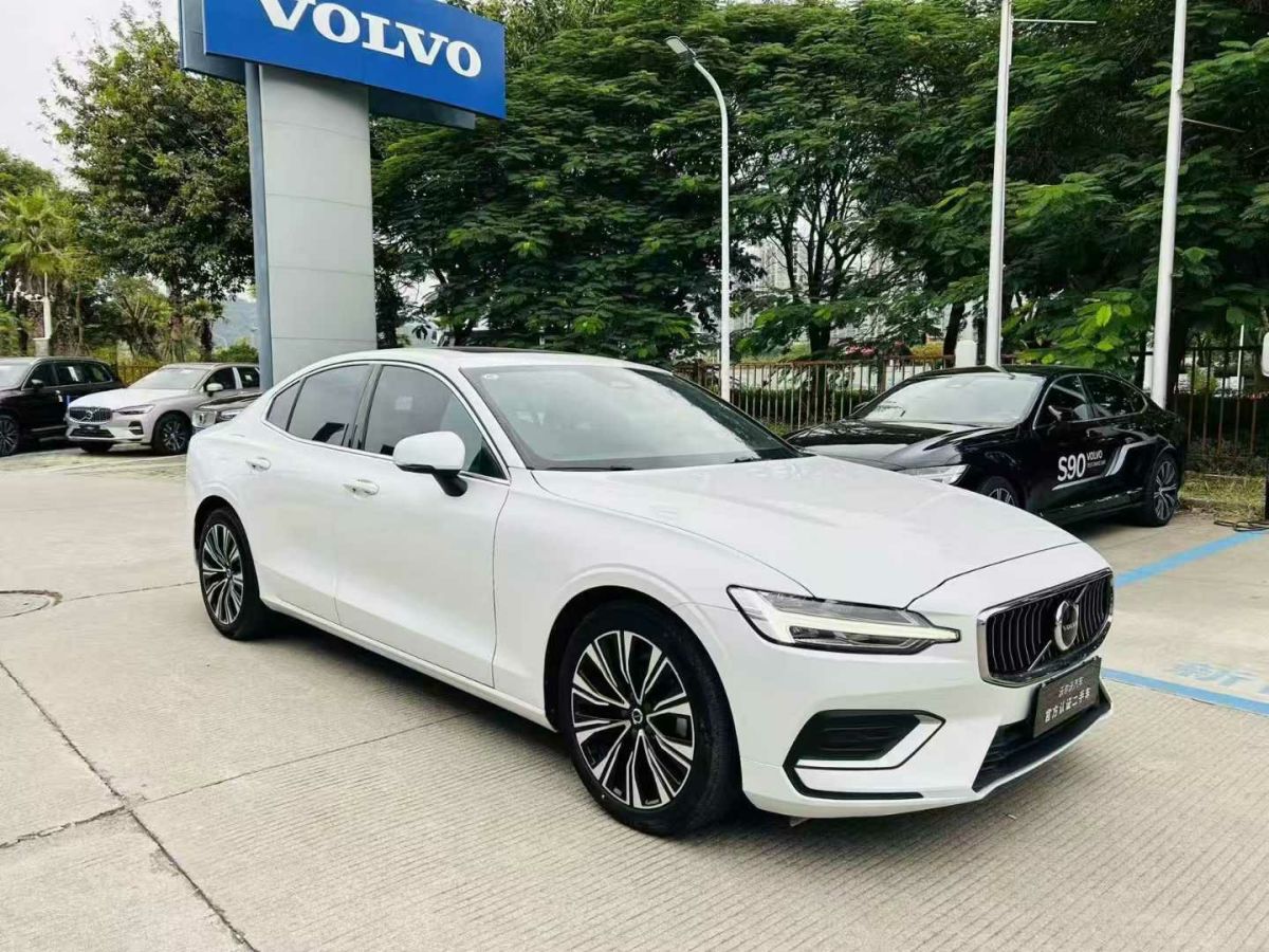 沃爾沃 S60L  2023款 B3 智行豪華版圖片