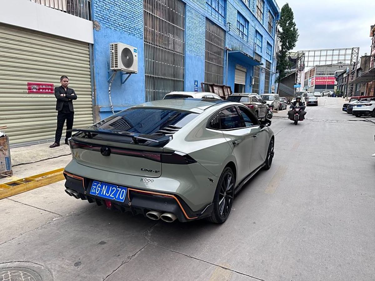 長(zhǎng)安 長(zhǎng)安UNI-V  2022款 1.5T 運(yùn)動(dòng)版圖片