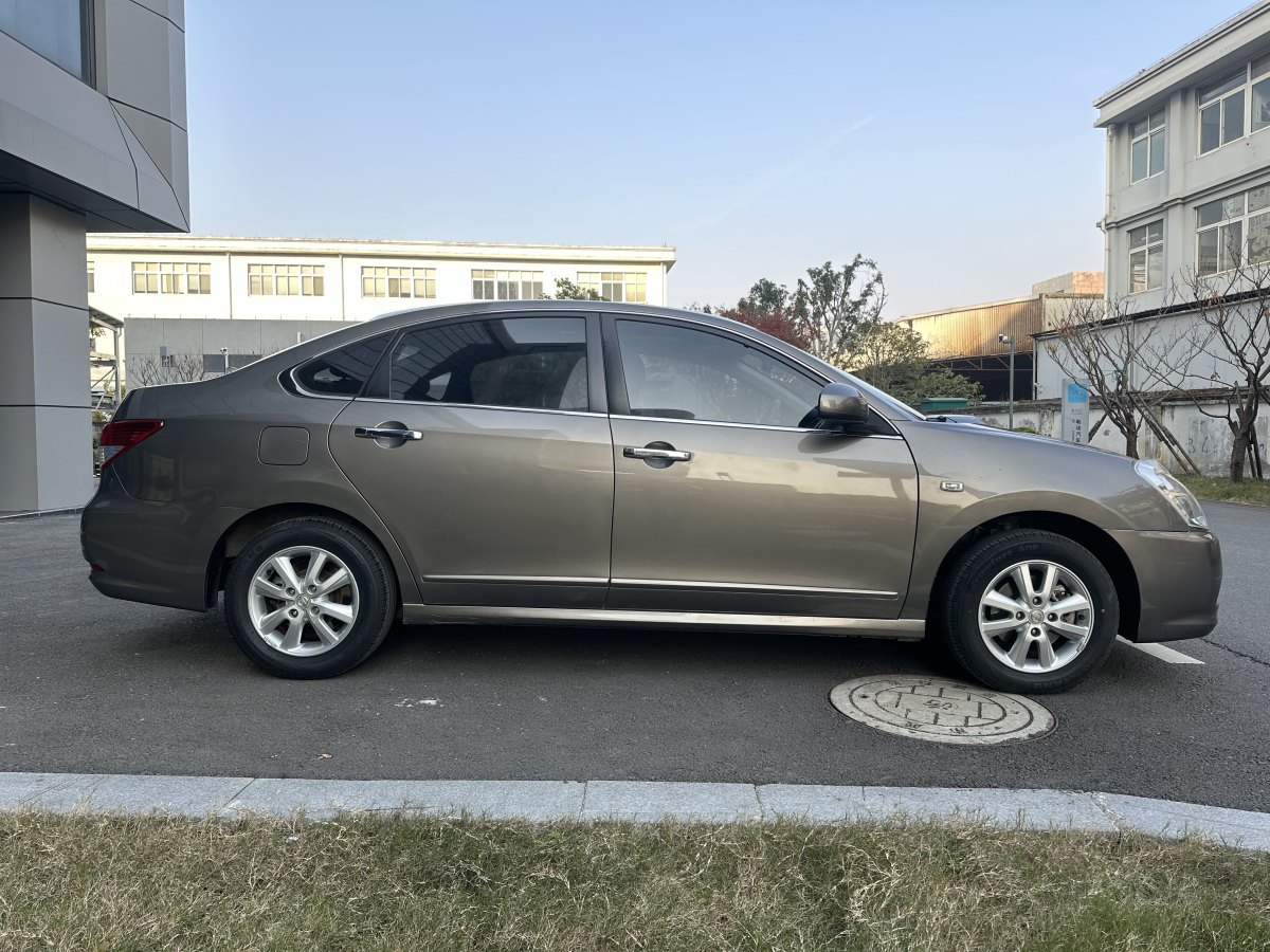 日產(chǎn) 軒逸  2019款 經(jīng)典 1.6XE+ CVT智聯(lián)領(lǐng)先版圖片