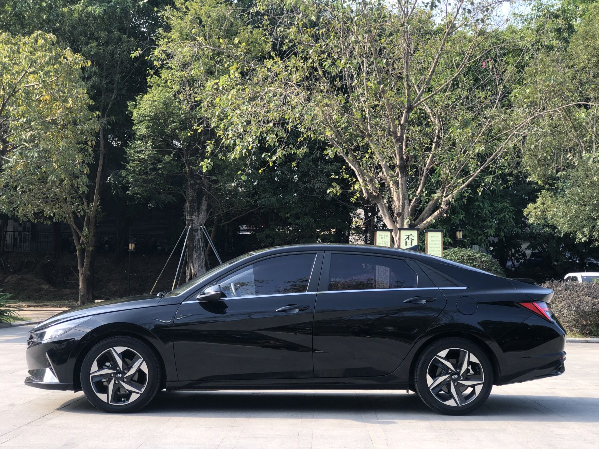 現(xiàn)代 伊蘭特  2022款 1.5L CVT LUX尊貴版圖片