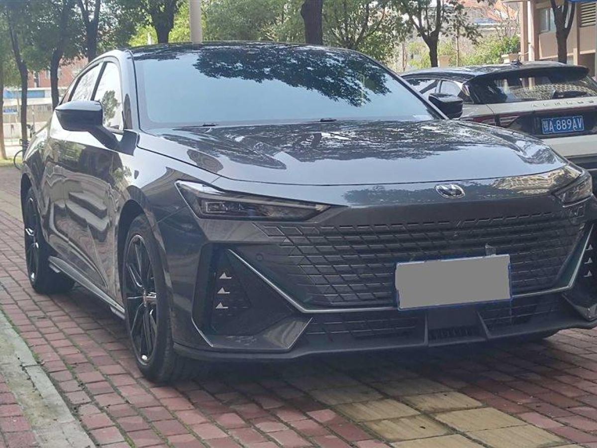 長(zhǎng)安 長(zhǎng)安UNI-V  2022款 1.5T 尊貴型圖片