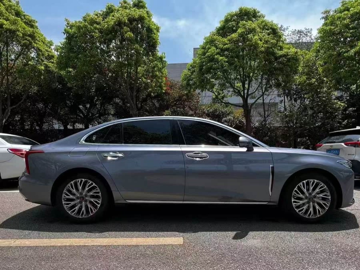 紅旗 H5  2023款 2.0T 自動(dòng)智聯(lián)旗領(lǐng)版圖片