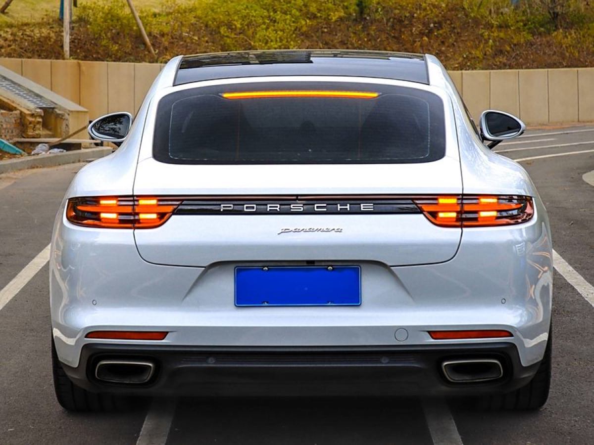 2018年2月保時(shí)捷 Panamera  2017款 Panamera 3.0T