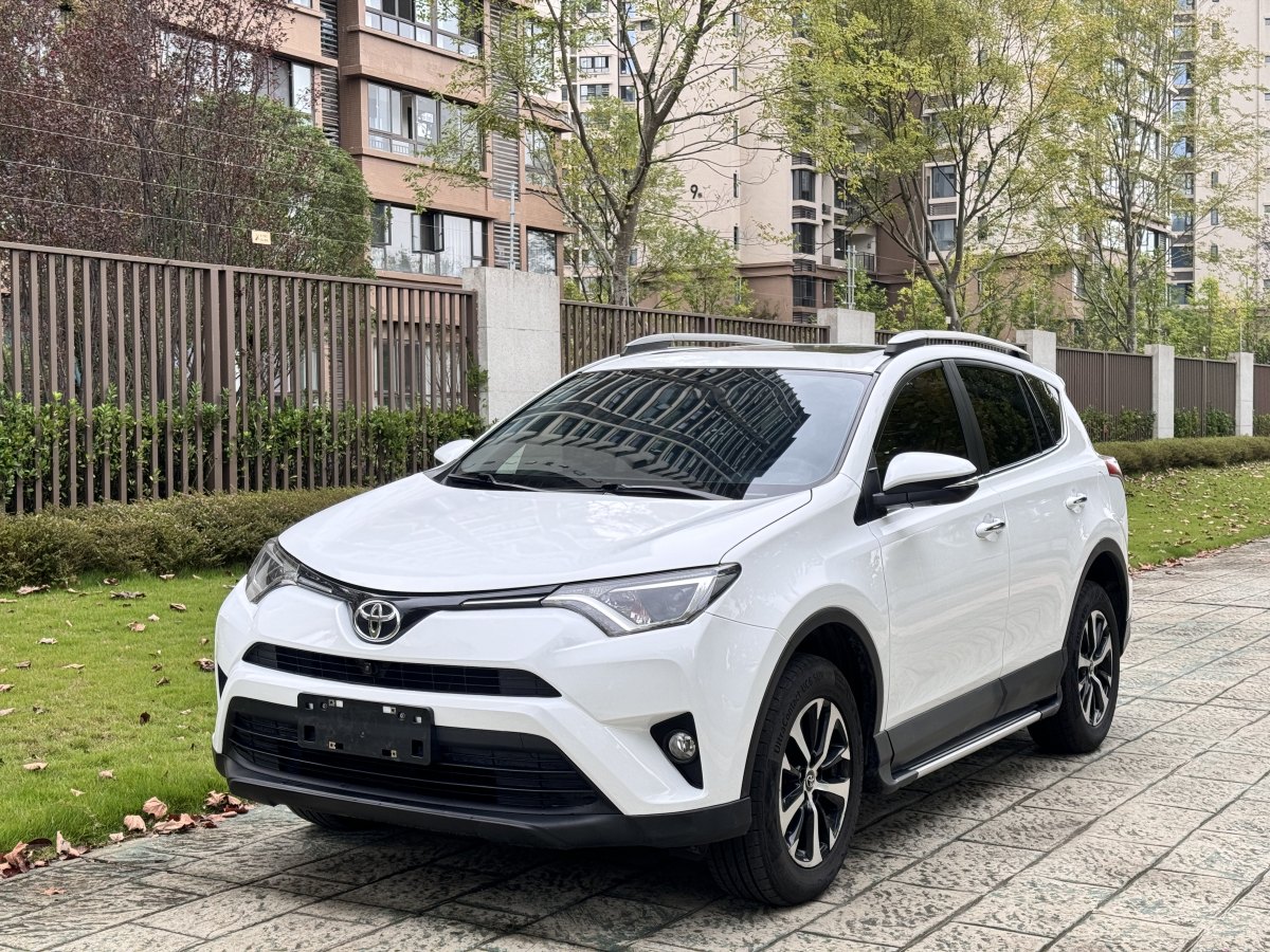 2018年7月豐田 RAV4  2018款 榮放 2.0L CVT兩驅(qū)風(fēng)尚版