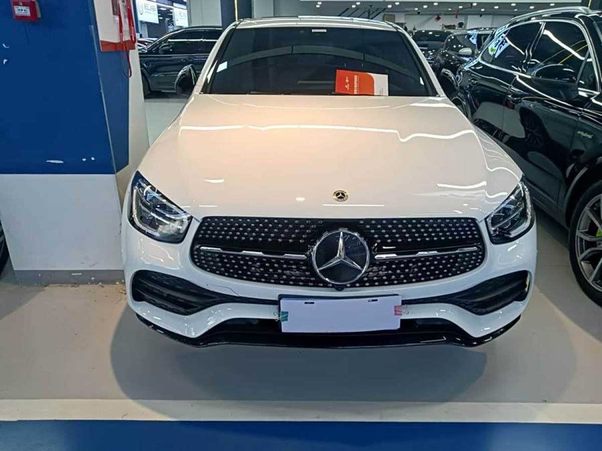 奔馳 奔馳GLC  2021款 GLC 260 4MATIC 轎跑SUV圖片