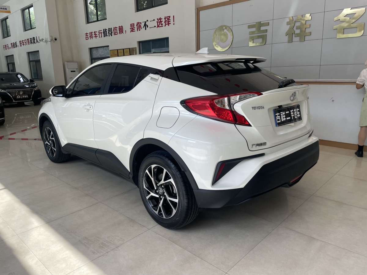 豐田 C-HR  2020款 2.0L 領(lǐng)先版圖片