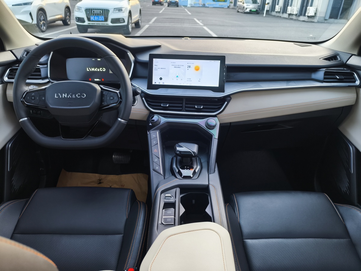 領(lǐng)克 領(lǐng)克06新能源  2022款 PHEV 84KM續(xù)航版 Pro圖片