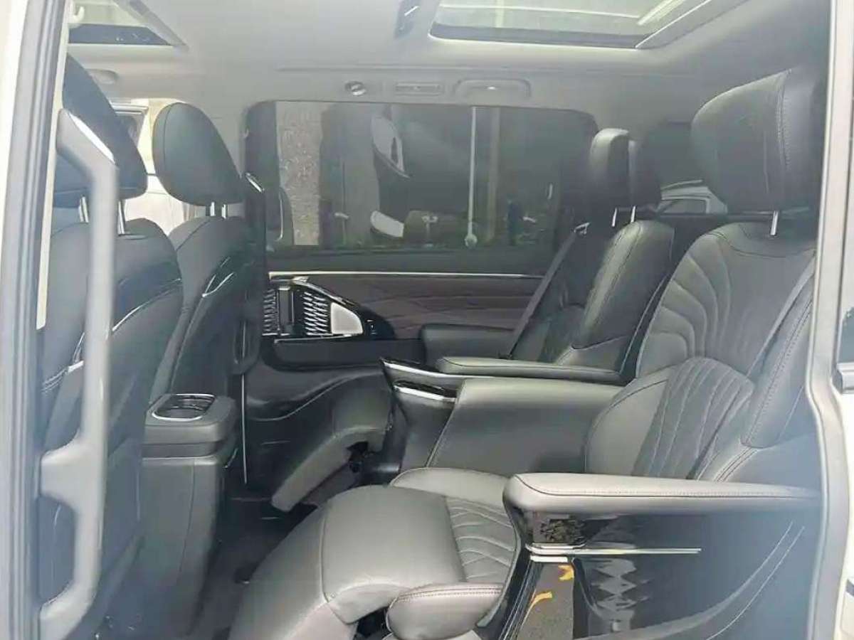 廣汽傳祺 M8  2023款 宗師系列 400T 自動(dòng)至尊圖片