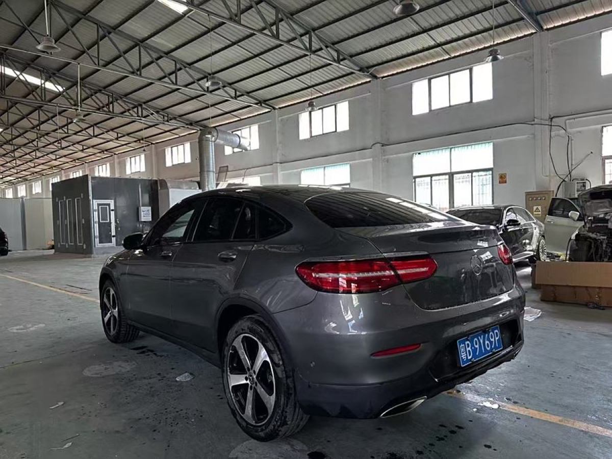 2017年5月奔馳 奔馳GLC  2023款 GLC 300 4MATIC 轎跑SUV