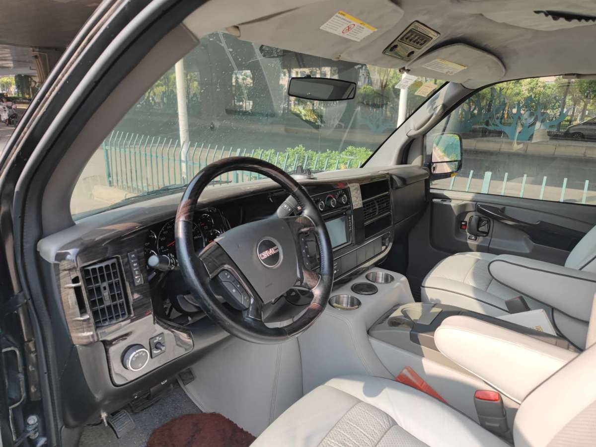 GMC SAVANA  2012款 6.0L 總裁級(jí)隱私屏版圖片