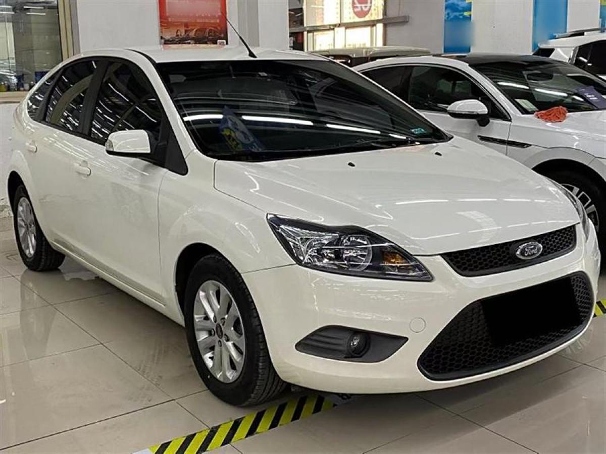 福特 ?？怂? 2013款 兩廂經(jīng)典 1.8L 手動基本型圖片