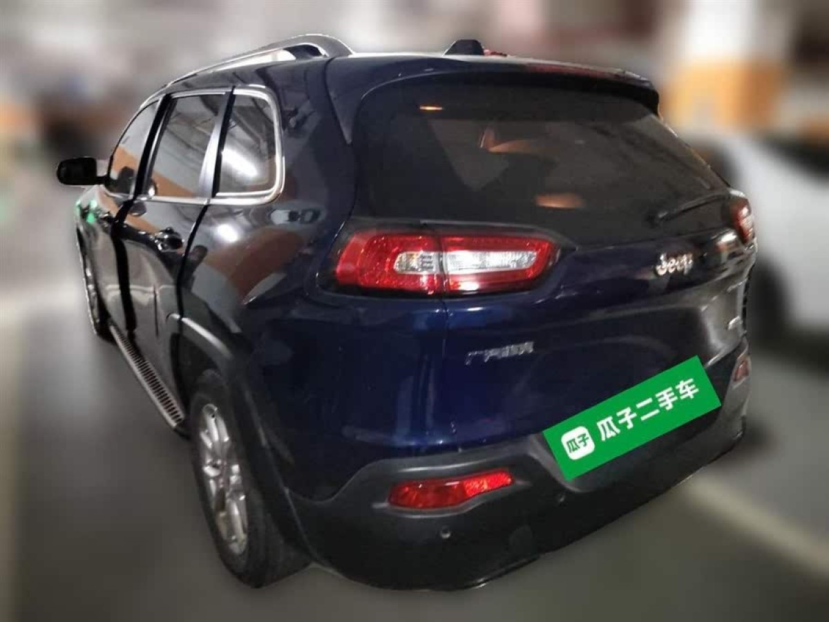 Jeep 自由光  2016款 2.4L 領(lǐng)先版圖片