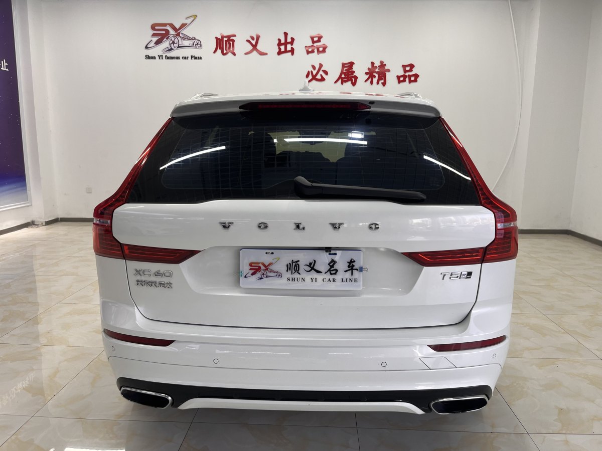 沃爾沃 XC60  2018款 T5 四驅(qū)智遠(yuǎn)運(yùn)動版圖片